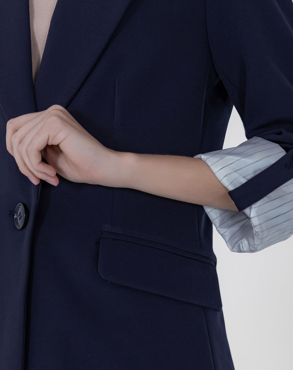 SHYLA| Sleek Cuffed Sleeve Blazer