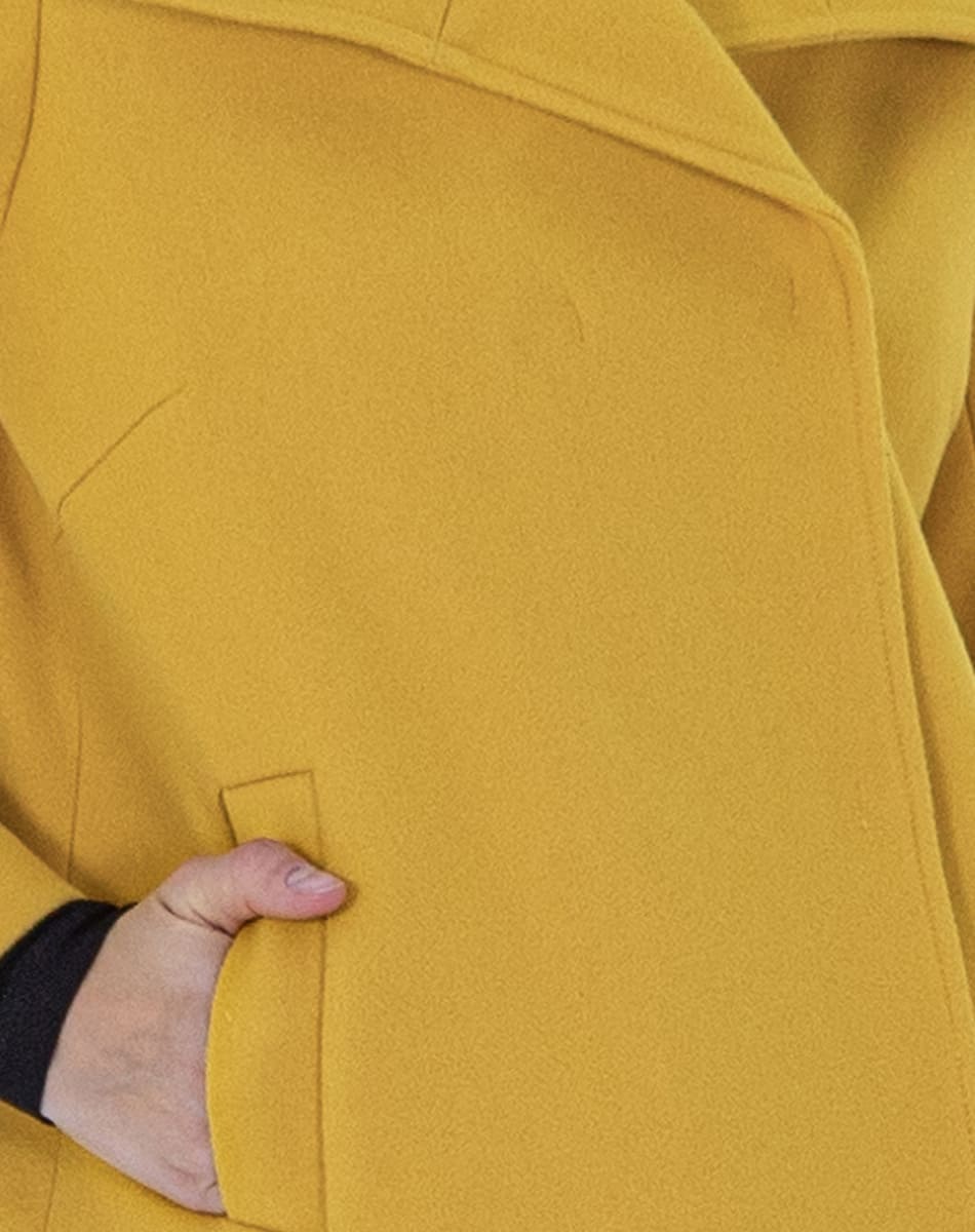 Wide collar coat