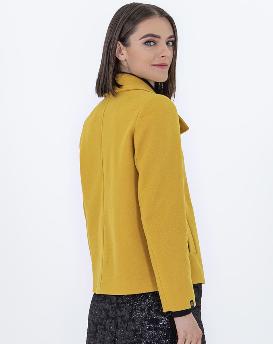 Wide collar coat