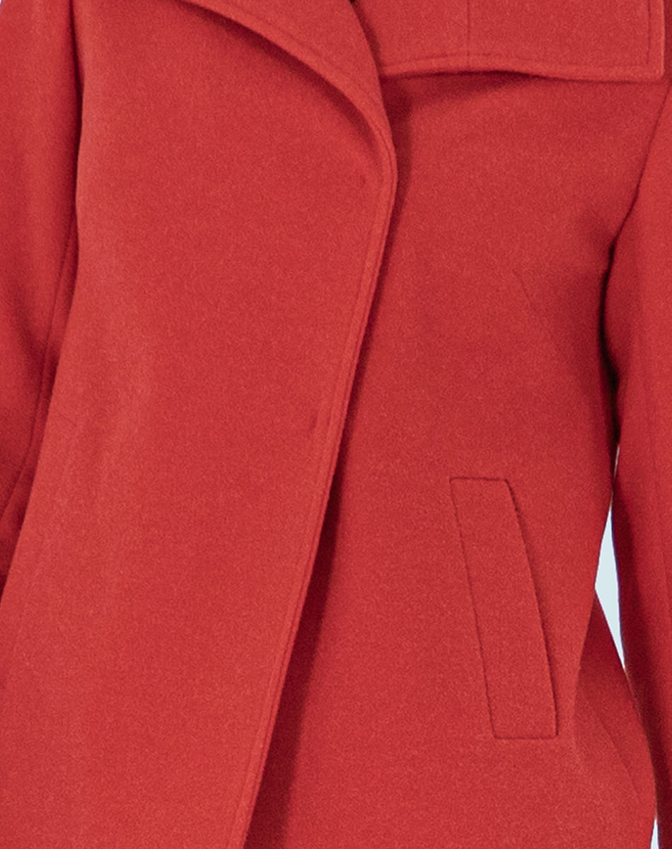Wide collar coat