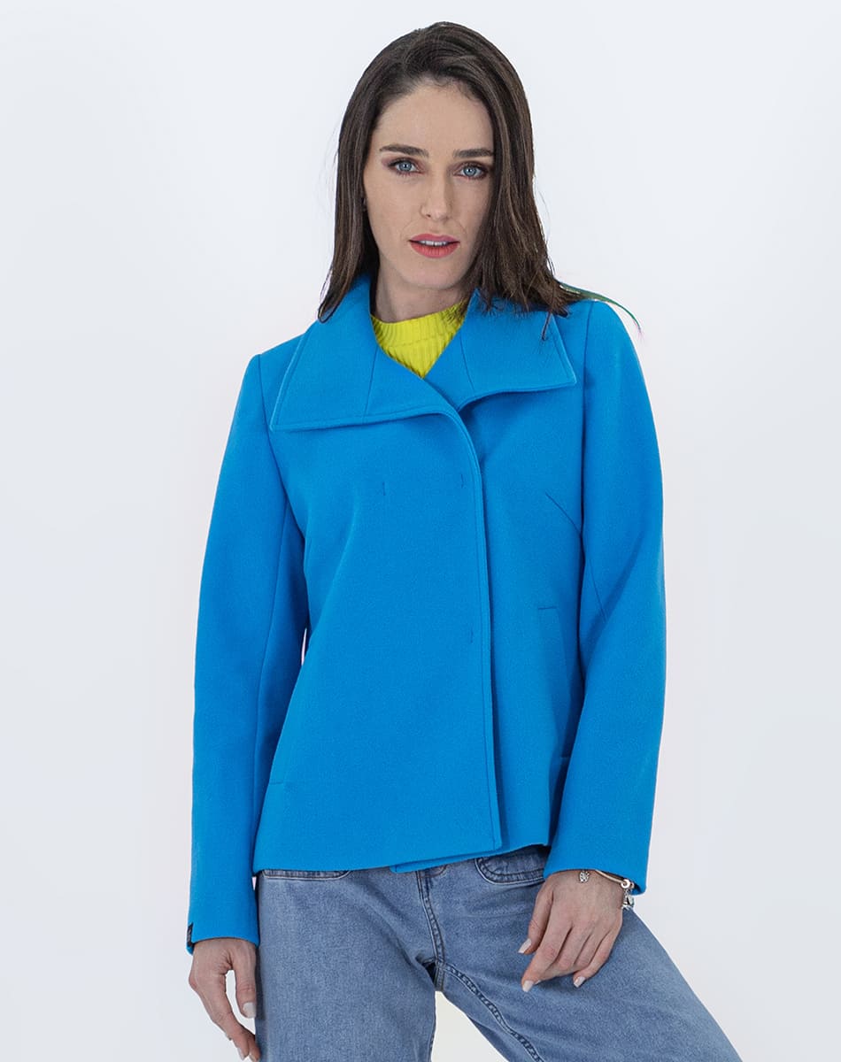Wide collar coat