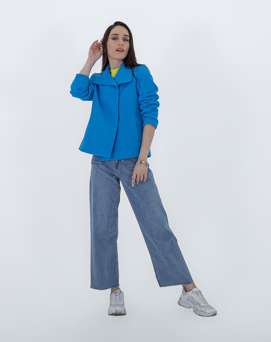 Wide collar coat