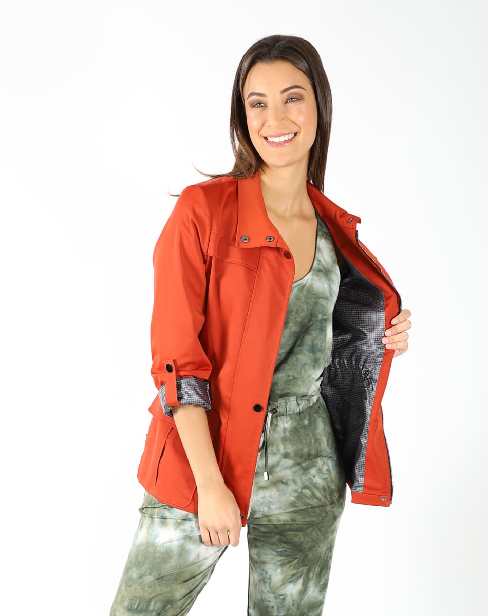 Short trench coat