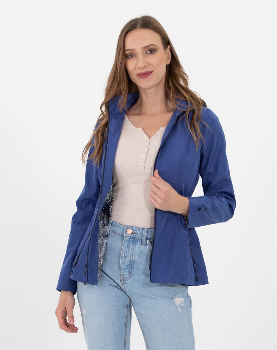 Sport raincoat