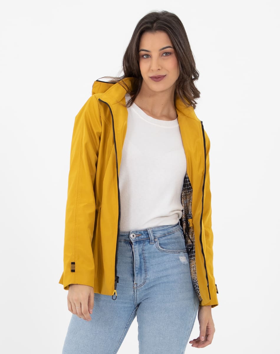 Sport raincoat
