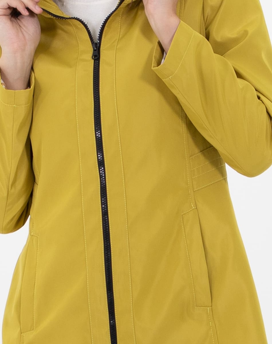 Traditional raincoat