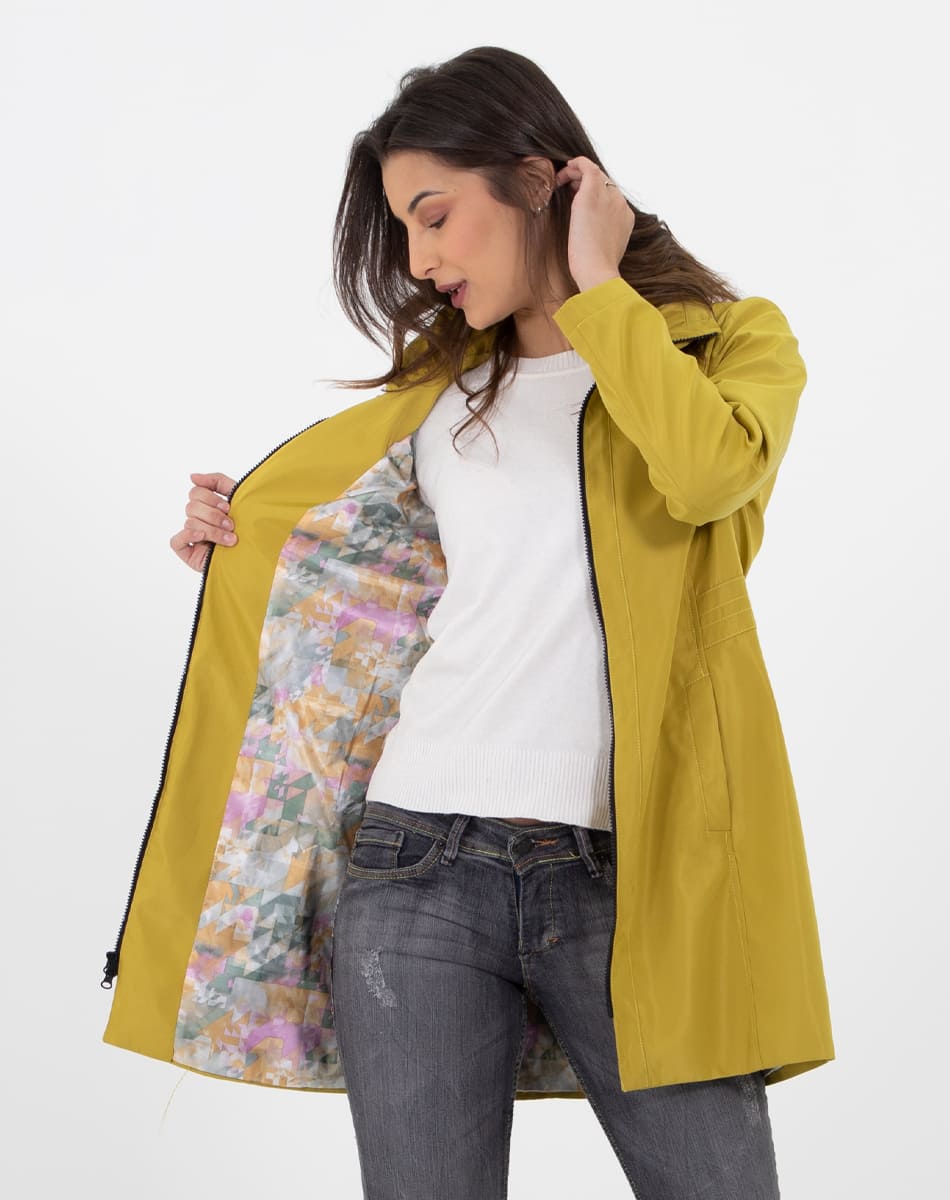 Traditional raincoat