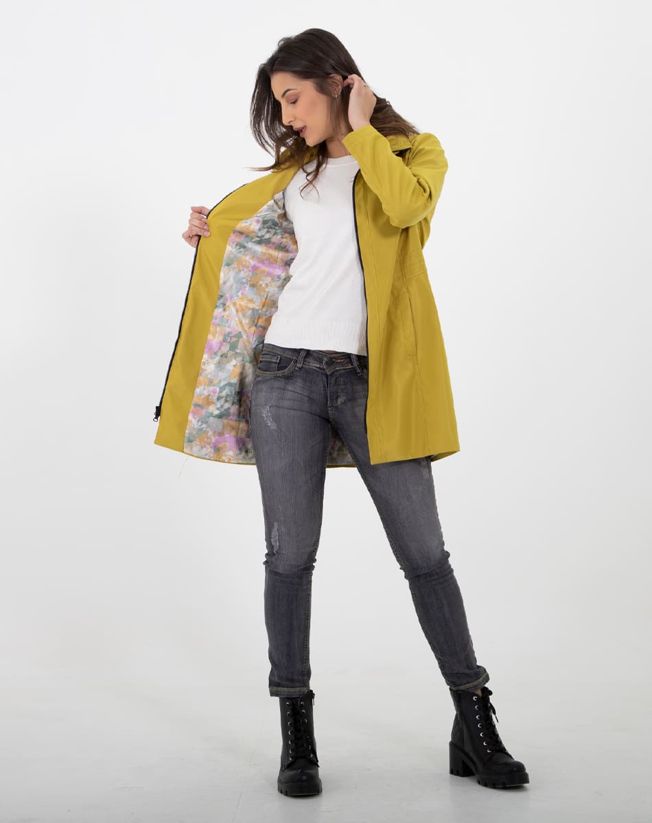 Traditional raincoat