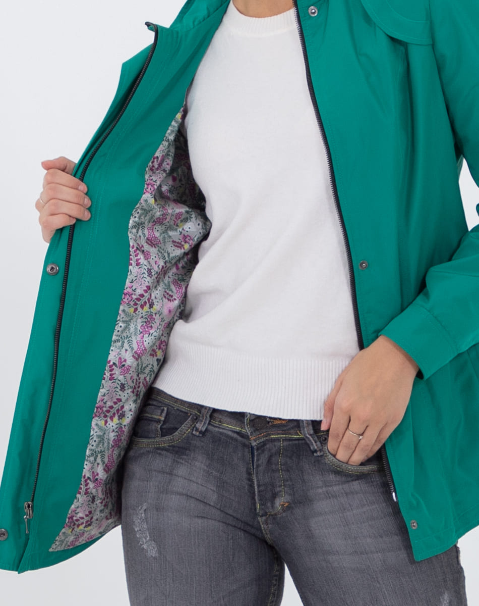 Detachable hood raincoat