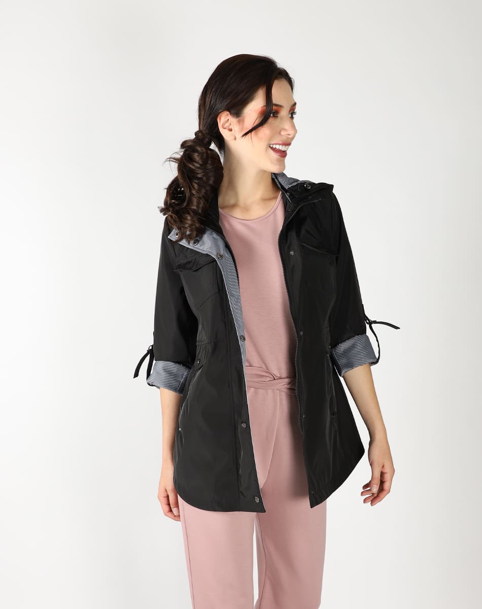 Trench coat with detachable cap