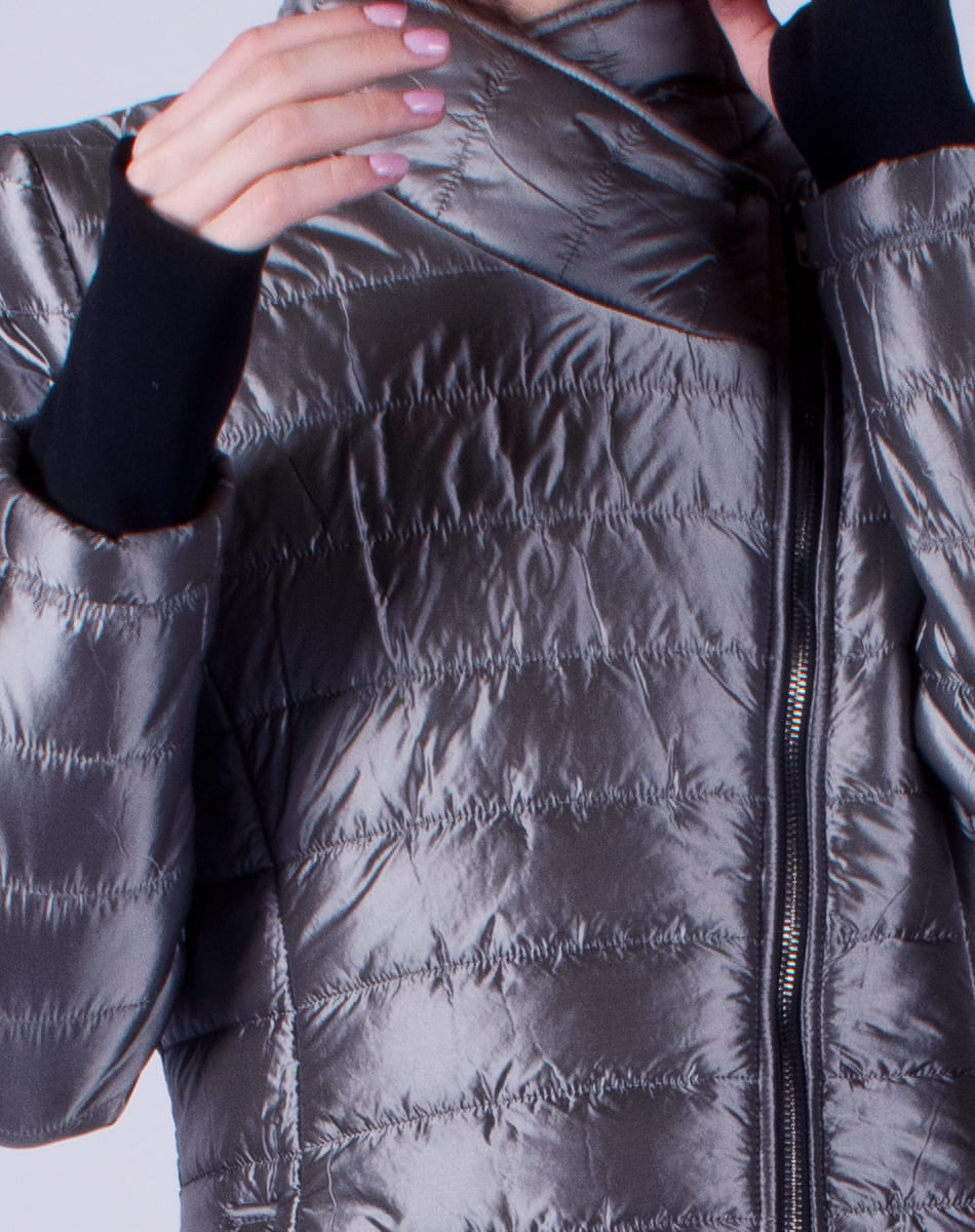 Jacket with integrated cuffs