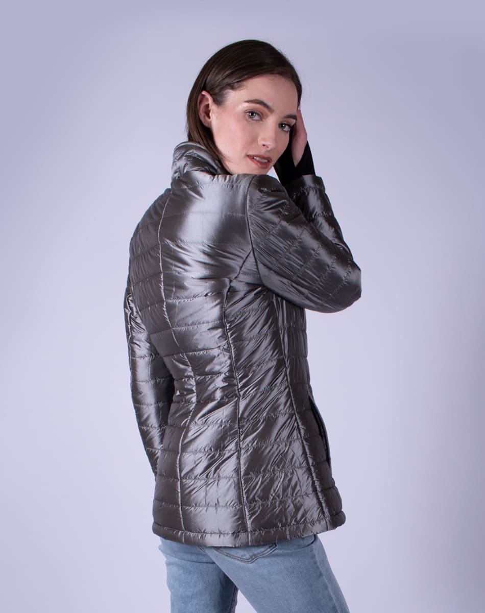 Jacket with integrated cuffs