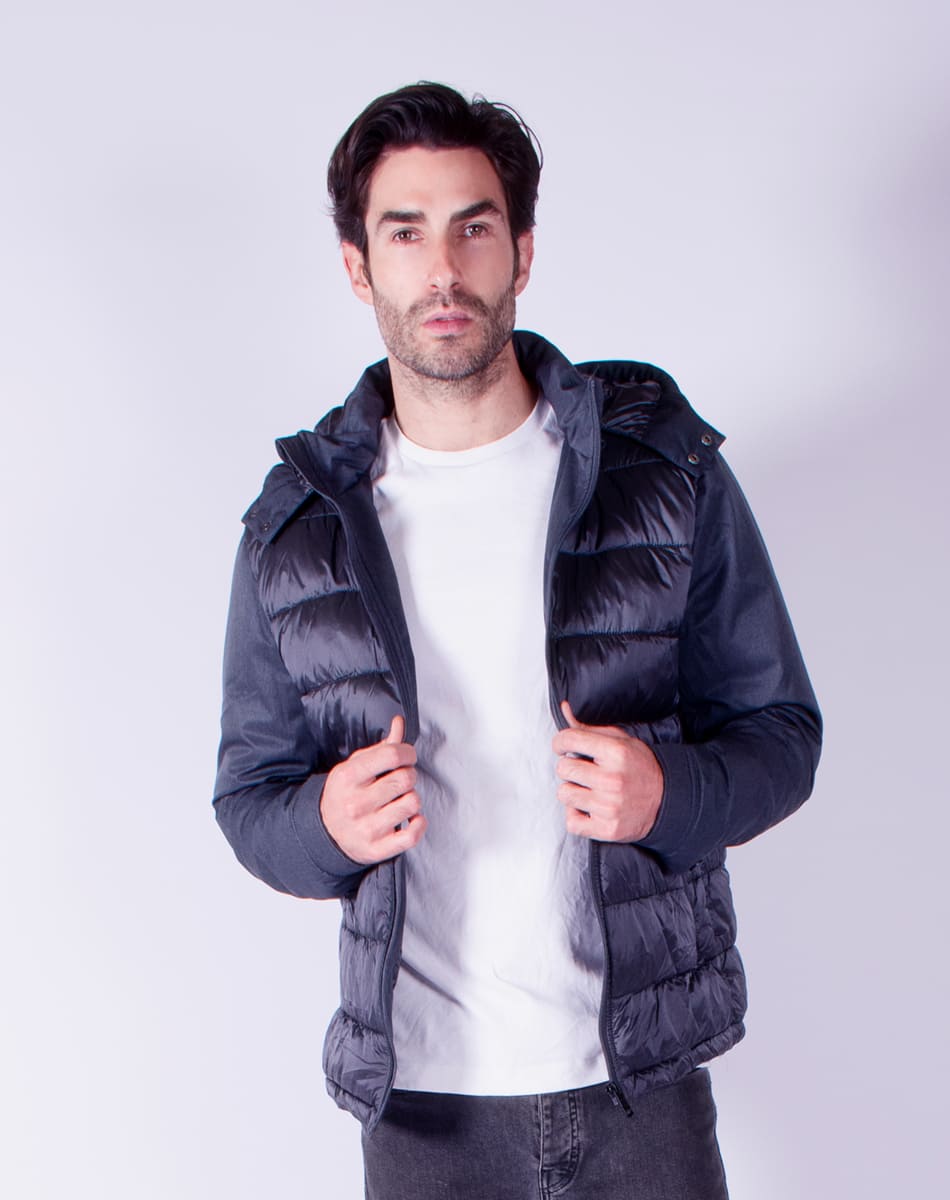 Detachable hood jacket