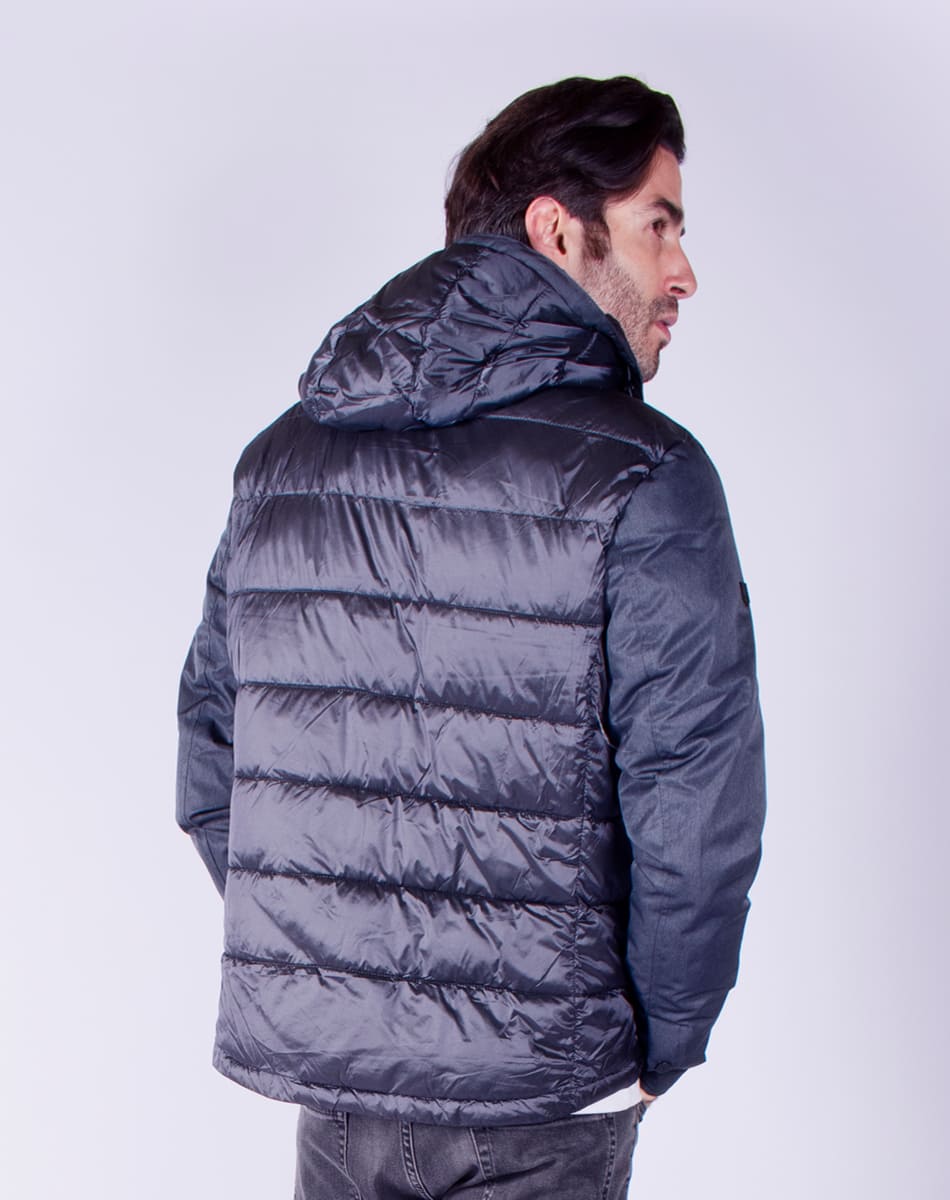 Detachable hood jacket
