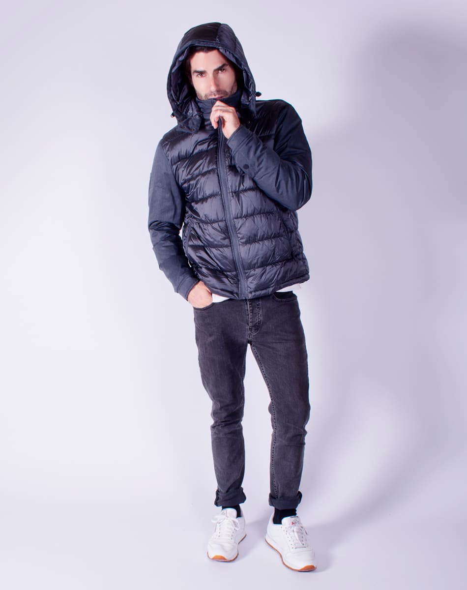 Detachable hood jacket