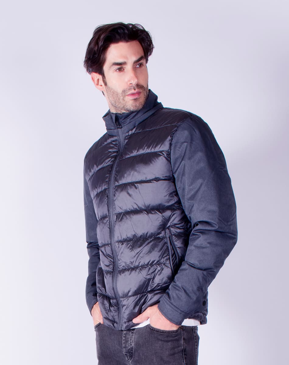Detachable hood jacket