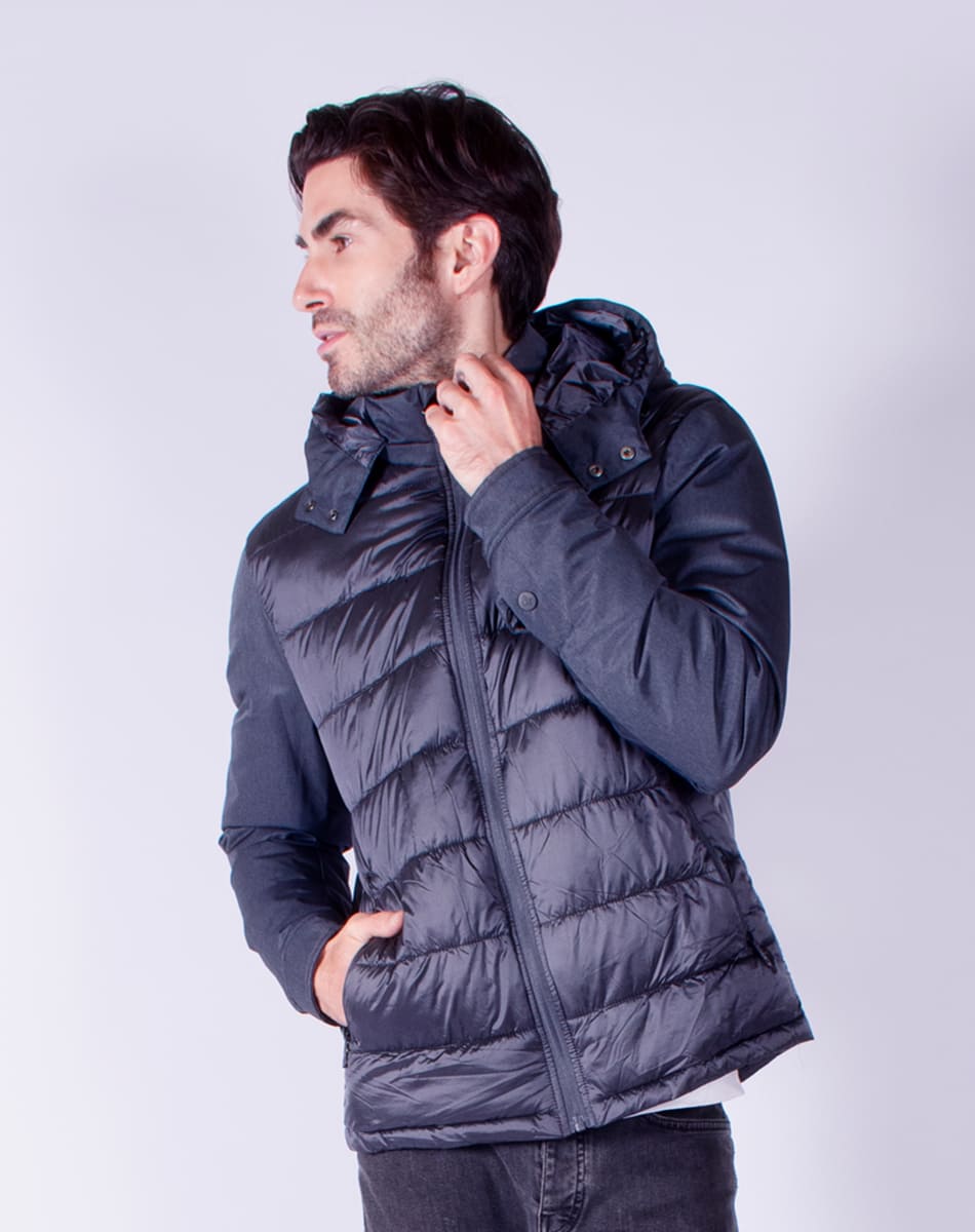 Detachable hood jacket
