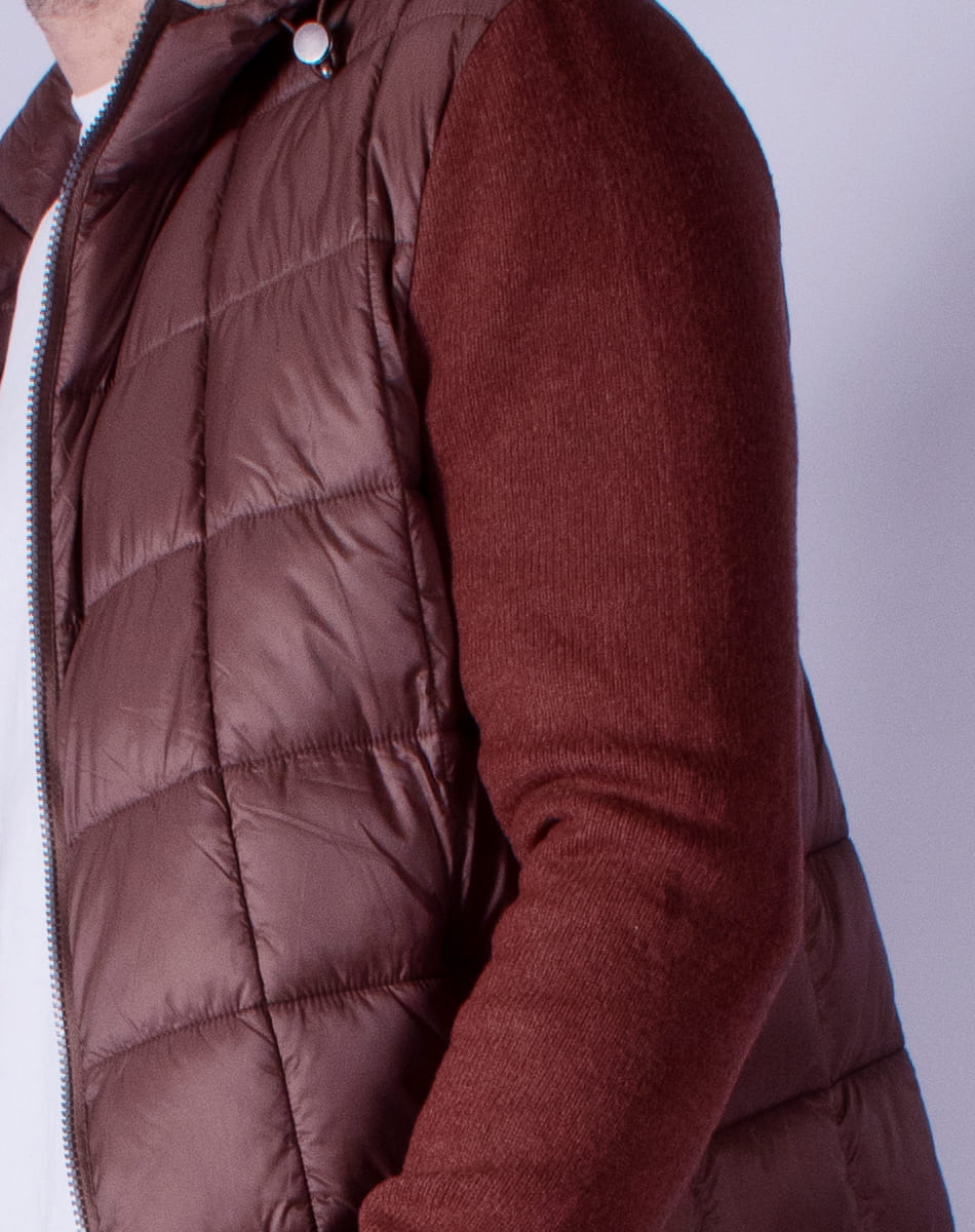 Detachable hood jacket