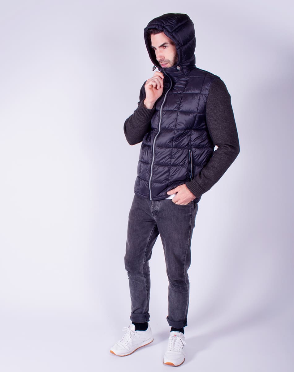 Detachable hood jacket