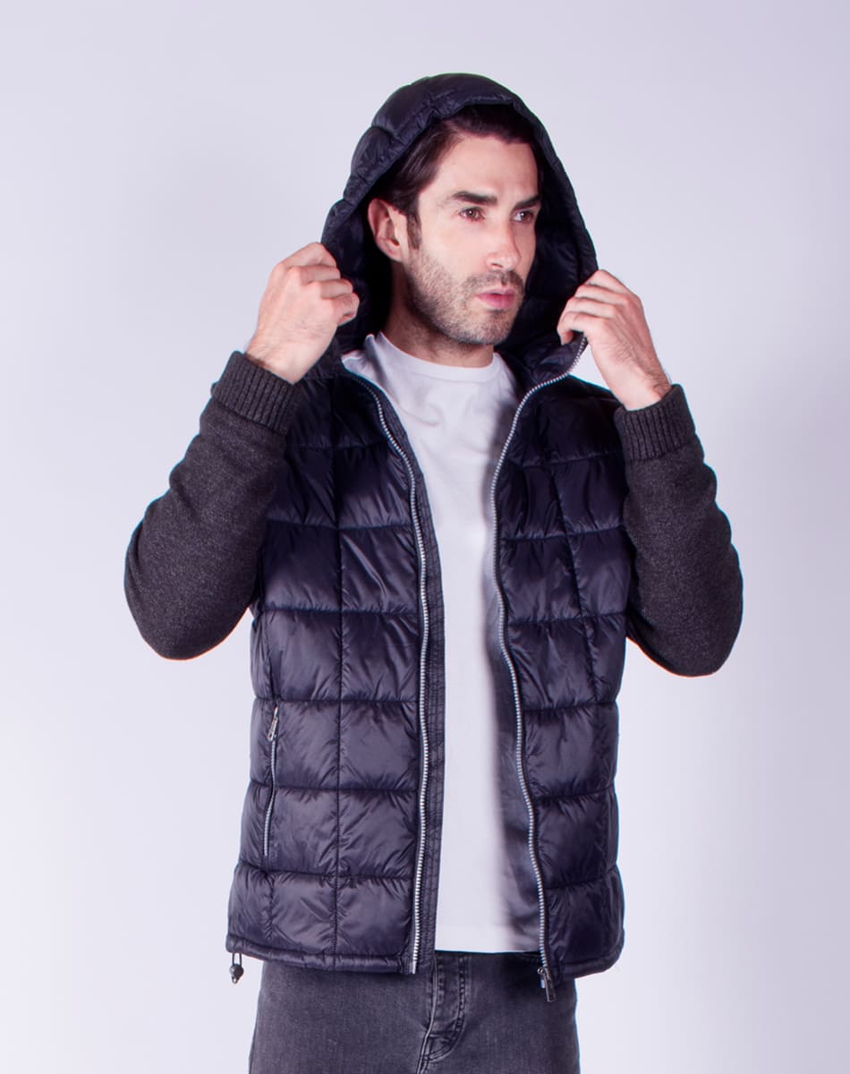Detachable hood jacket