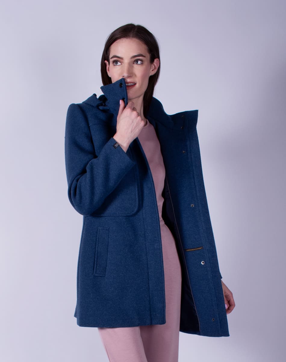 Coat with detachable hood
