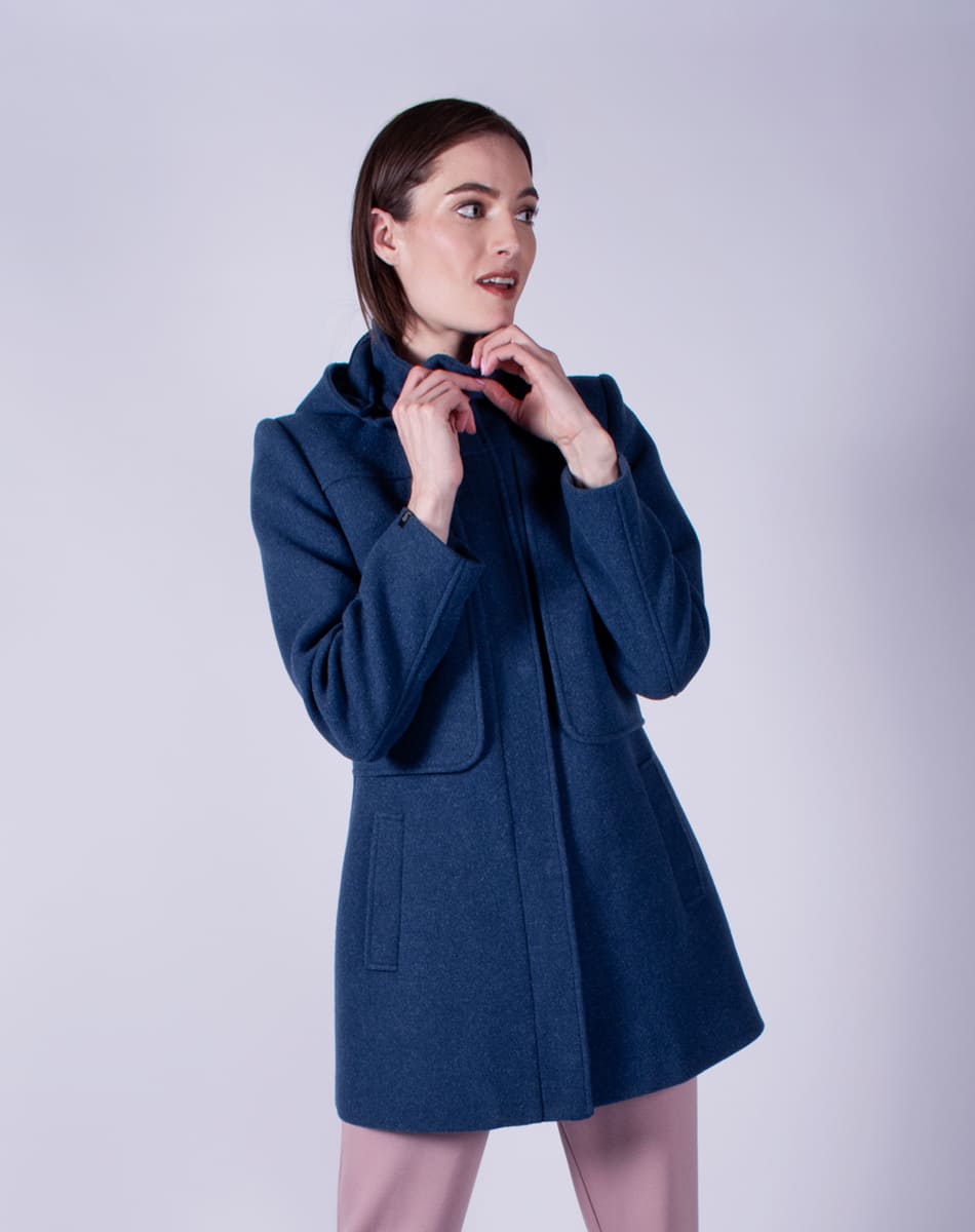 Coat with detachable hood