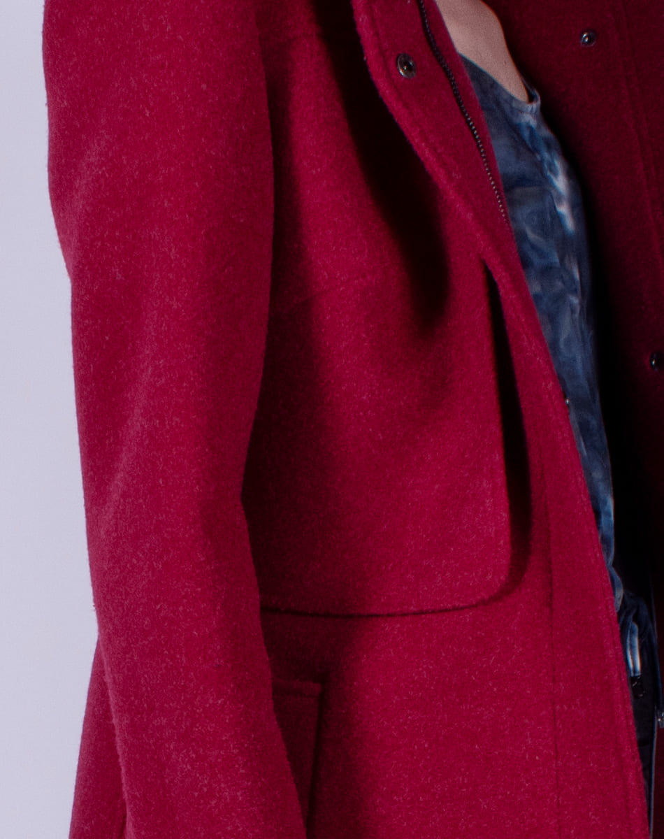 Coat with detachable hood