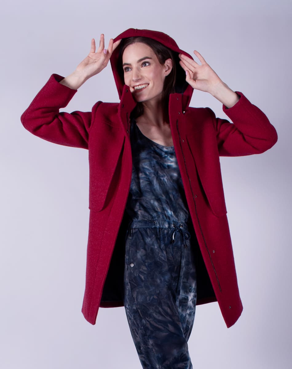 Coat with detachable hood
