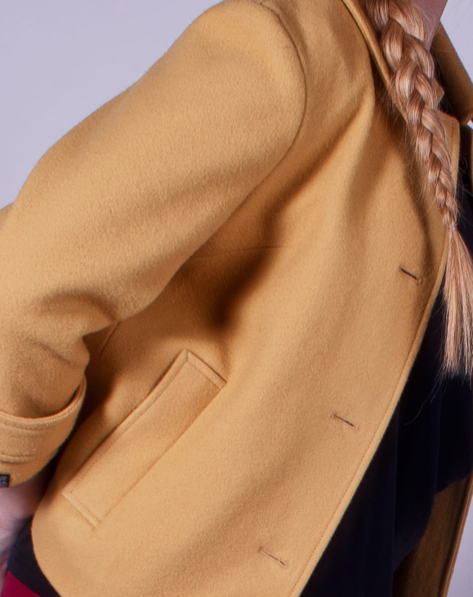 Short coat
