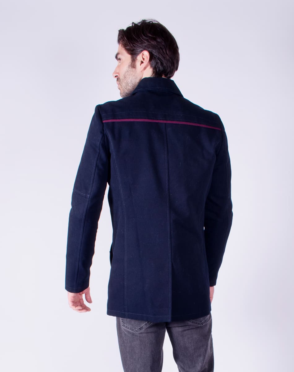 Street style trench coat