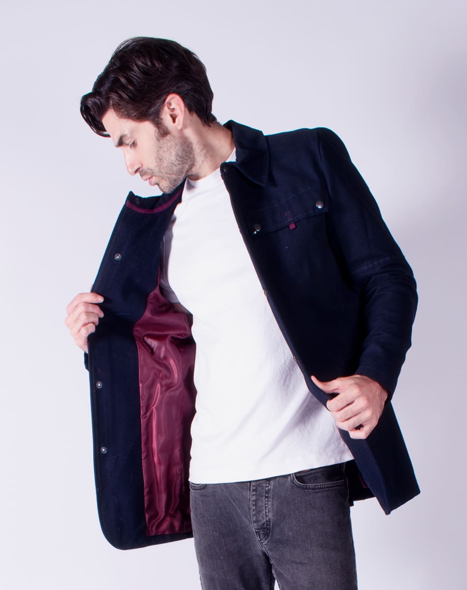 Street style trench coat