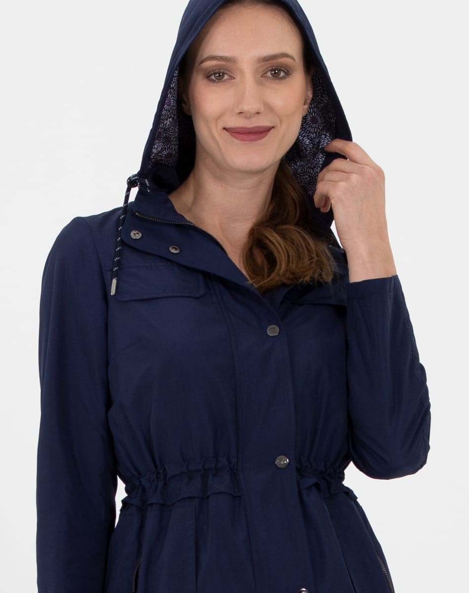 Light hooded raincoat